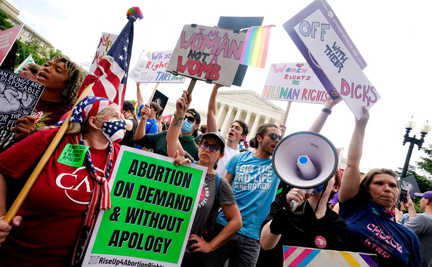 Απαγορεύονται και επίσημα οι αμβλώσεις στις ΗΠΑ μετά από 50 χρόνια
