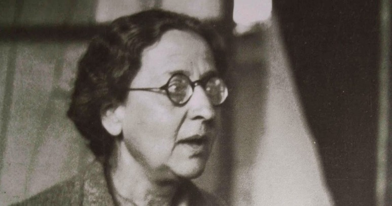 Μαρία Σβώλου (1892 – 1976) ήταν αγωνίστρια για τα δικαιώματα της γυναίκας και πολιτικός