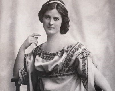Ισιδώρα Ντάνκαν (1877 – 1927) Θεωρείται από πολλούς σαν η μητέρα του σύγχρονου χορού